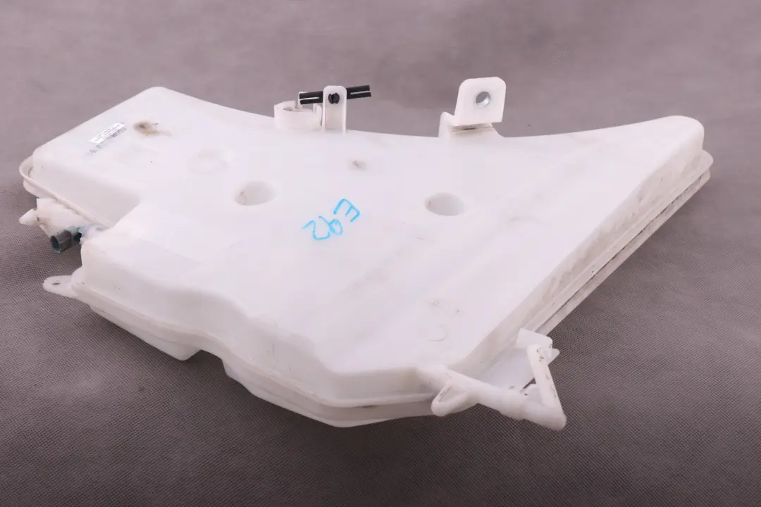 BMW E92 E93 Wind Schutz Scheibe Xenon Reinigungs Behälter - SKU 7157145 - Teilenummer 7157145
