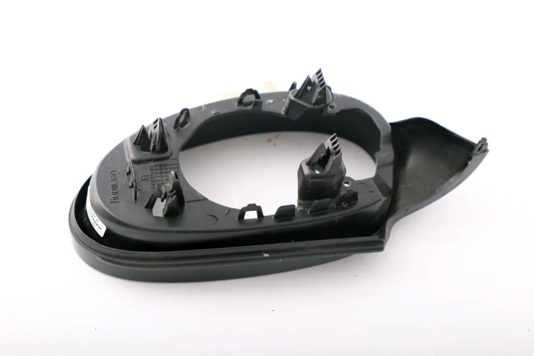 Osłona obudowa ramka lusterka prawa do BMW E81 E87 o numerze 7157236 BMW E81 E87 Osłona obudowa ramka lusterka prawa - SKU 7157236 - Numer Części 7157236