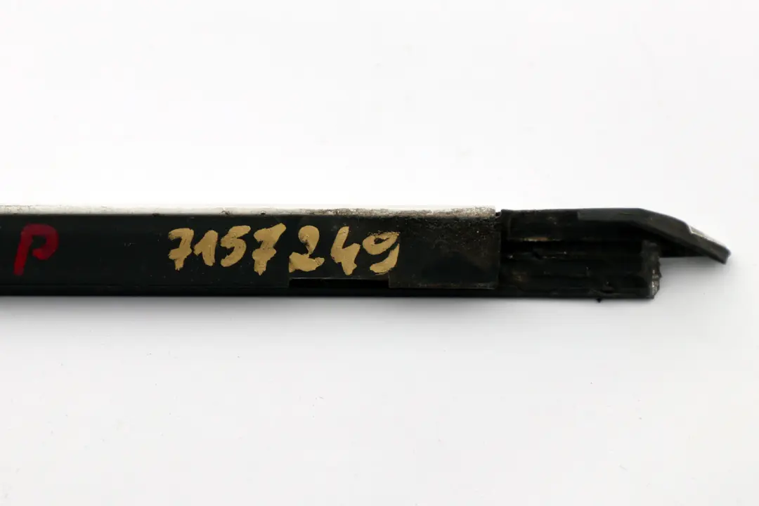 BMW E92 E93 Burlete Exterior Trasero Izquierdo Cromado - SKU 7157249 - Número de pieza 7157249