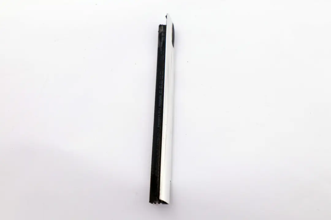 Burlete Exterior Trasero Izquierdo Cromado para BMW E92 E93 con número de pieza 7157249 BMW E92 E93 Burlete Exterior Trasero Izquierdo Cromado - SKU 7157249 - Número de pieza 7157249