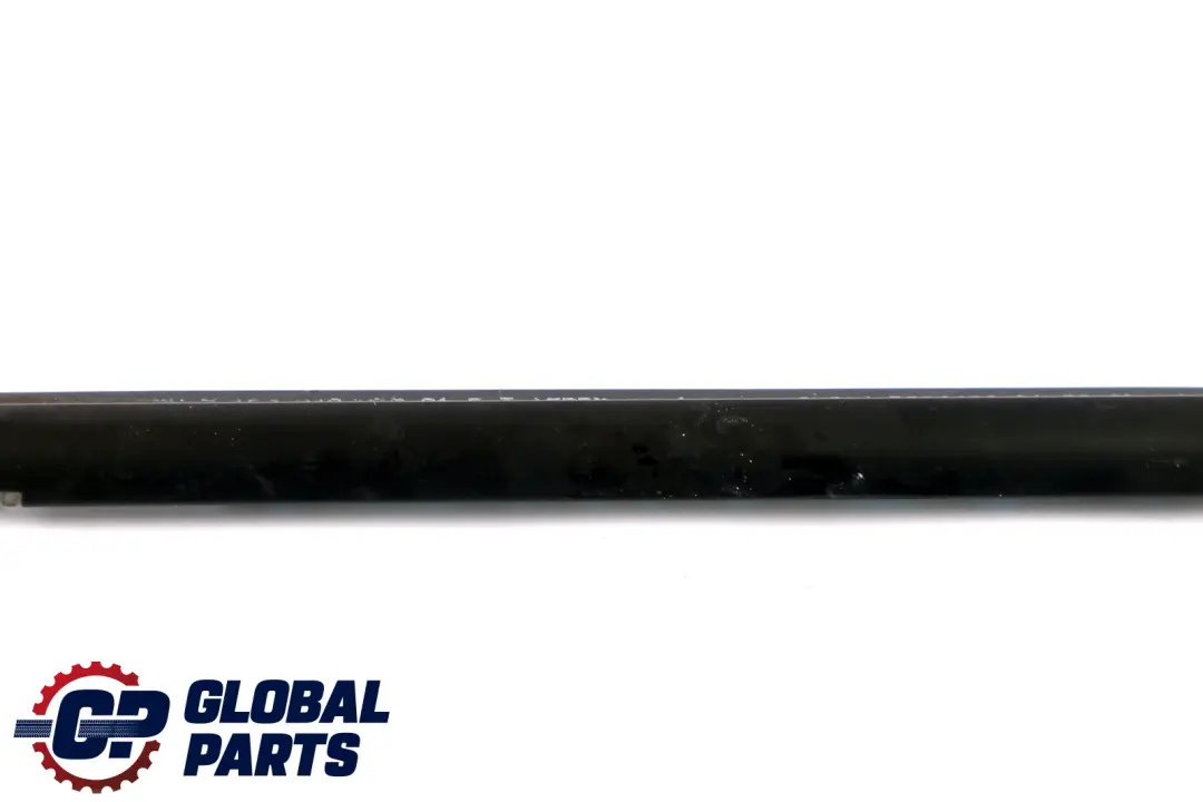 Puerta Delantera Izquierda Exterior Burlete Tapa Embellecedora para BMW E92 E93 con número de pieza 7157251 BMW E92 E93 Puerta Delantera Izquierda Exterior Burlete Tapa Embellecedora - SKU 7157251 - Número de pieza 7157251