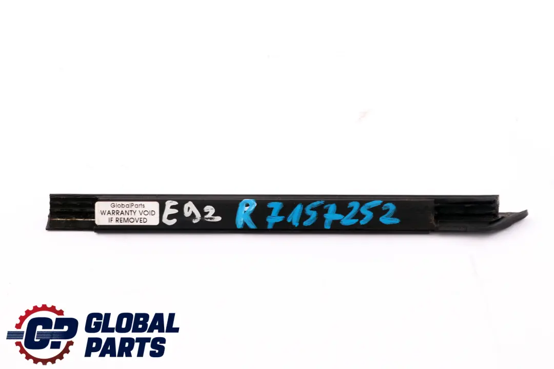 Plaque D'egout Exterieur Droite Noir pour BMW E92 E93 à propos du numéro de pièce 7157252 BMW E92 E93 Plaque D'egout Exterieur Droite Noir - SKU 7157252 - Numéro de pièce 7157252