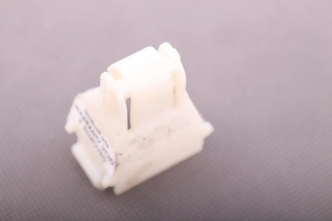 BMW E81 E82 E87 E92 F10 E84 X6 E71 Clip In Sedile Posteriore - SKU 7157536 - Numero di parte 7157536