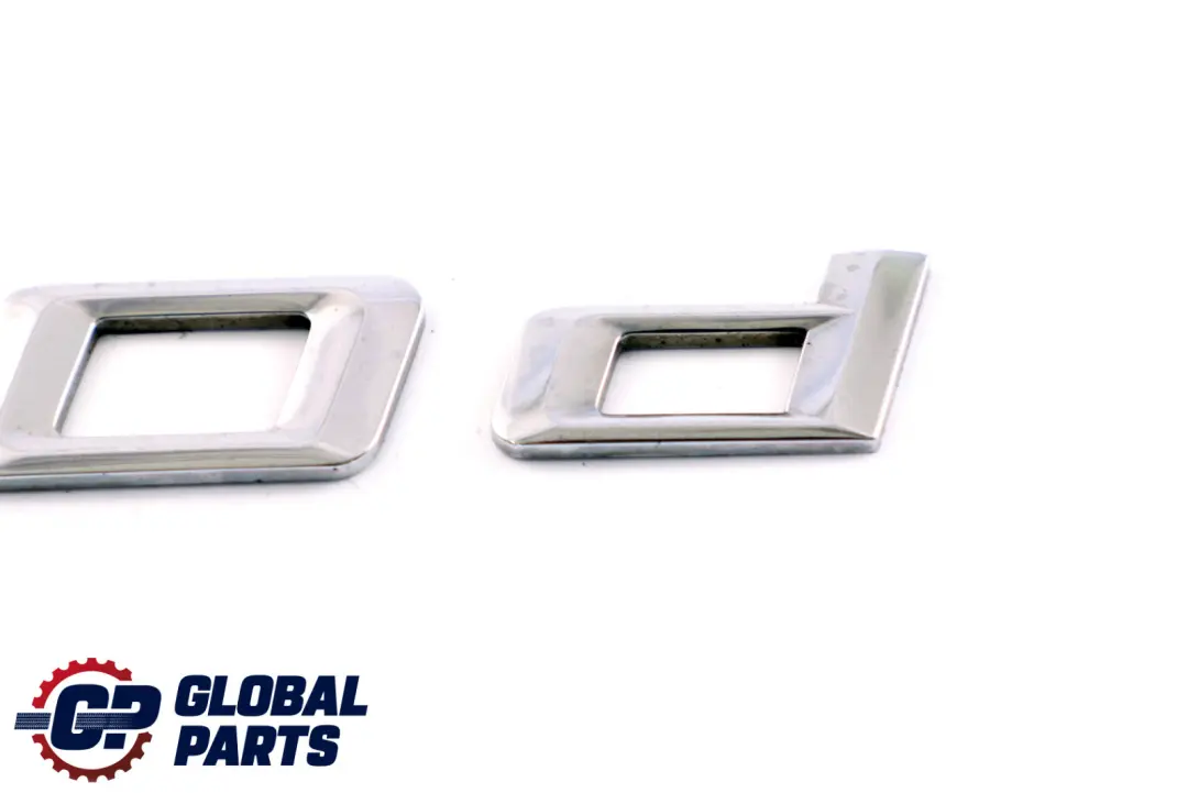 BMW E90 Emblemat Napis Znaczek Tył 320d - SKU 7157558 - Numer Części 7157558