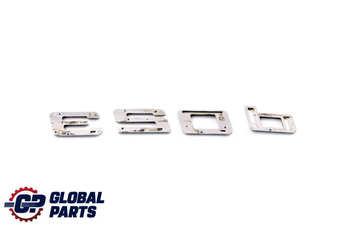 Emblema Adhesivo Para Tapa De Maletero Trasero Con Letras 320d para BMW E90 con número de pieza 7157558 BMW E90 Emblema Adhesivo Para Tapa De Maletero Trasero Con Letras 320d - SKU 7157558 - Número de pieza 7157558