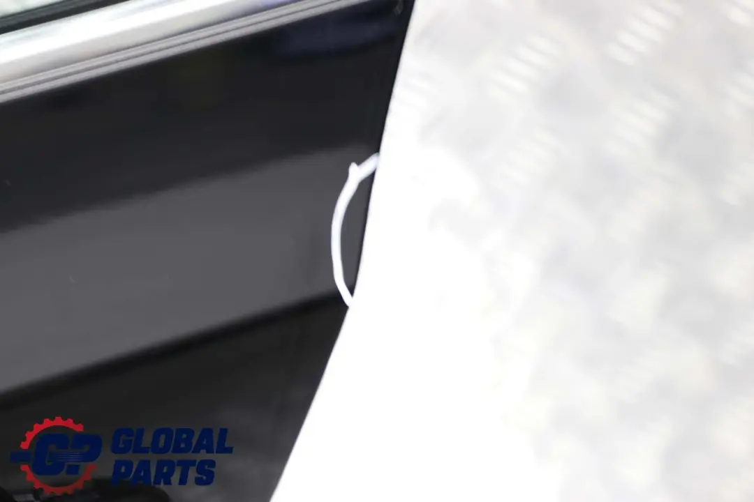 Tür Hinten Links Schwarz 2 - 668 für BMW 5 er E61 Touring mit Teilenummer 7158501 BMW 5 er E61 Touring Tür Hinten Links Schwarz 2 - 668 - SKU 7158501-SCH - Teilenummer 7158501