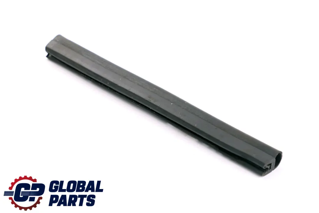 Sellado Compartimento Motor Lateral Tear Side Seal para BMW E87 E90 E91 con número de pieza 7158690 BMW E87 E90 E91 Sellado Compartimento Motor Lateral Tear Side Seal - SKU 7158690 - Número de pieza 7158690