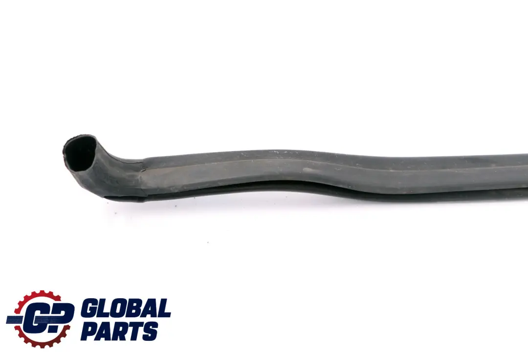 Dichtung Frontklappe vorne links für BMW 3 er E90 E91 E92 E93 LCI mit Teilenummer 7159605 BMW 3 er E90 E91 E92 E93 LCI Dichtung Frontklappe vorne links - SKU 7159605 - Teilenummer 7159605