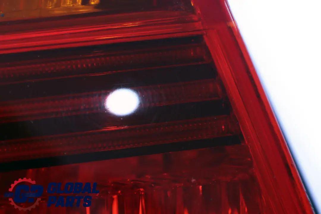 Luz Trasera Panel Lateral Izquierda para BMW E91 con número de pieza 7160061 BMW E91 Luz Trasera Panel Lateral Izquierda - SKU 7160061 - Número de pieza 7160061