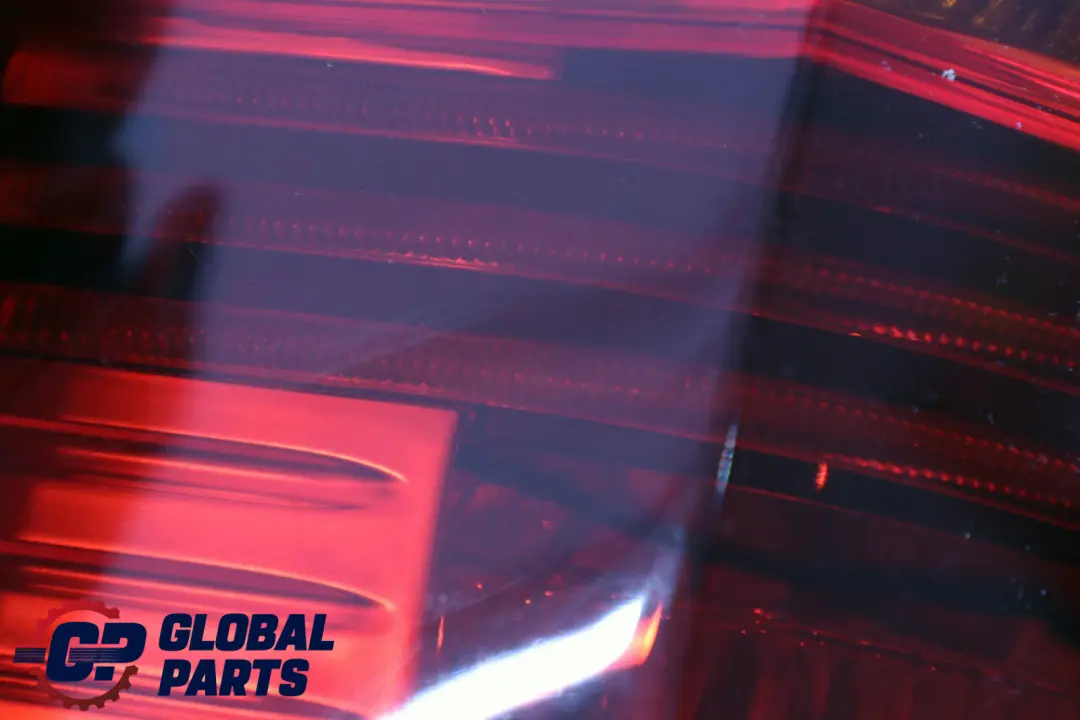 Luz Trasera Panel Lateral Izquierda para BMW E91 con número de pieza 7160061 BMW E91 Luz Trasera Panel Lateral Izquierda - SKU 7160061 - Número de pieza 7160061