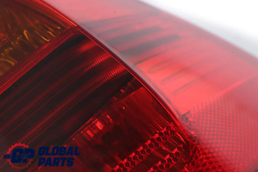 BMW E91 Luz Trasera Panel Lateral Derecho - SKU 7160062 - Número de pieza 7160062