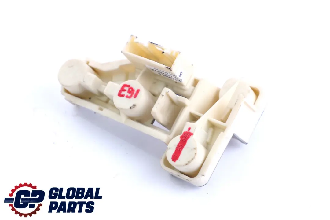 BMW 3 Series E91 Bulb Socket Holder Light Side Panel Rear Right O/S - SKU 7160076 - Part number 7160076