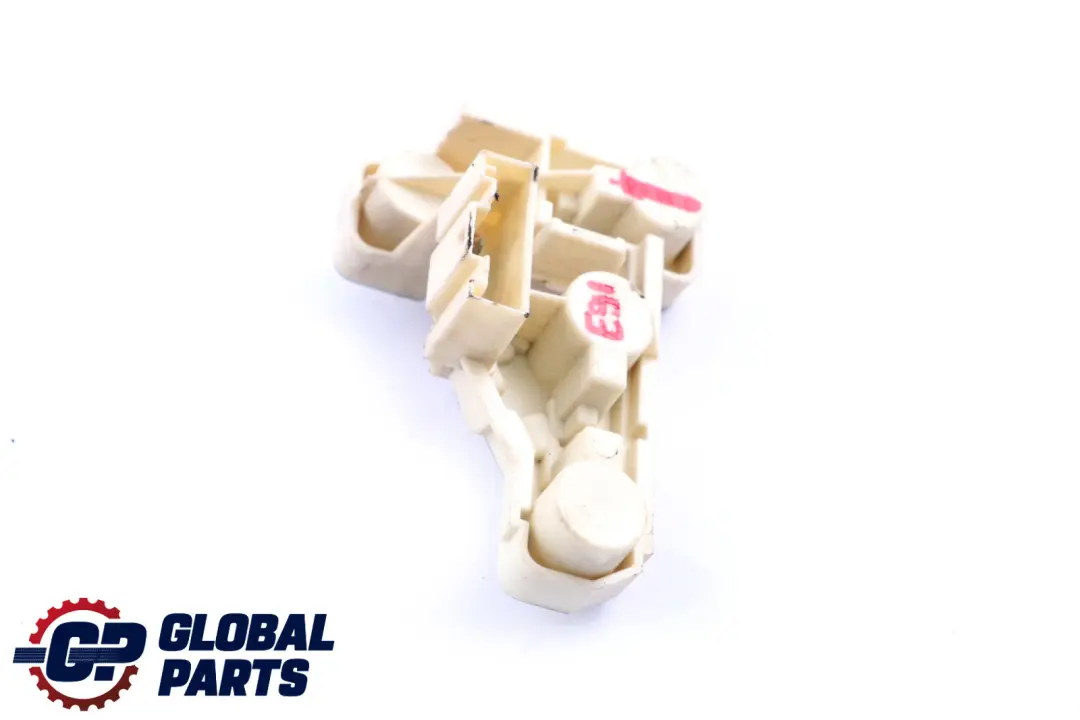 BMW E91 Support Douille Ampoule Panneau Lateral Eclairage Arriere Droit - SKU 7160076 - Numéro de pièce 7160076