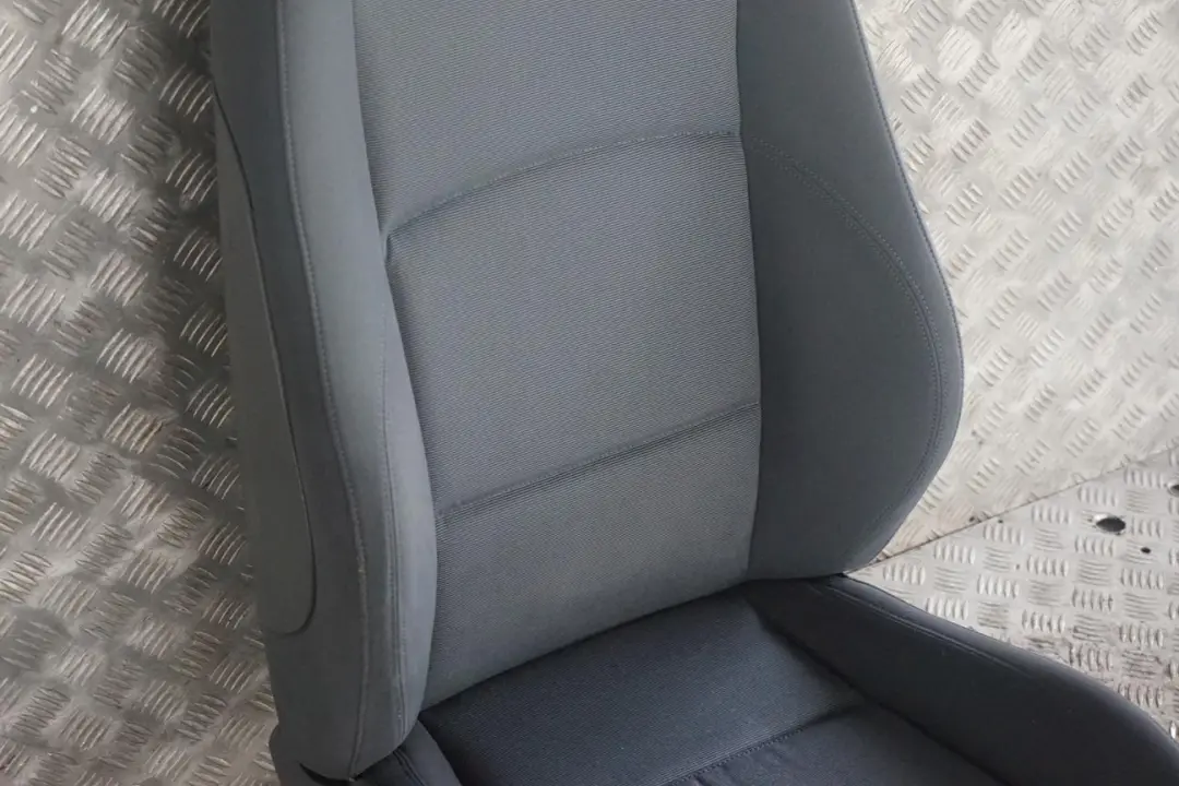 BMW 1 er E87 M Sport Vorne Rechts Sitz Sportsitz Stoff Alaskagrau Grau - SKU 7160312 - Teilenummer 7160312
