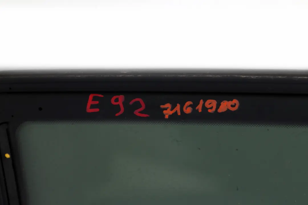 Toit Solaire Coulissant Cadre De Fenêtre Verre pour BMW E92 à propos du numéro de pièce 7161980 BMW E92 Toit Solaire Coulissant Cadre De Fenêtre Verre - SKU 7161980 - Numéro de pièce 7161980