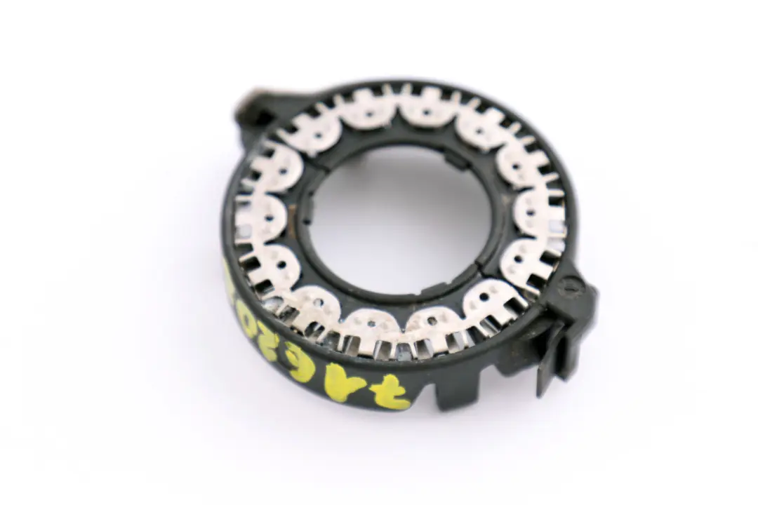 Supporto portalampada Lampada Xenon 161097 per BMW Serie 5 7 E60 E61 E65 F10 con numero di parte 7162087 BMW Serie 5 7 E60 E61 E65 F10 Supporto portalampada Lampada Xenon 161097 - SKU 7162087 - Numero di parte 7162087