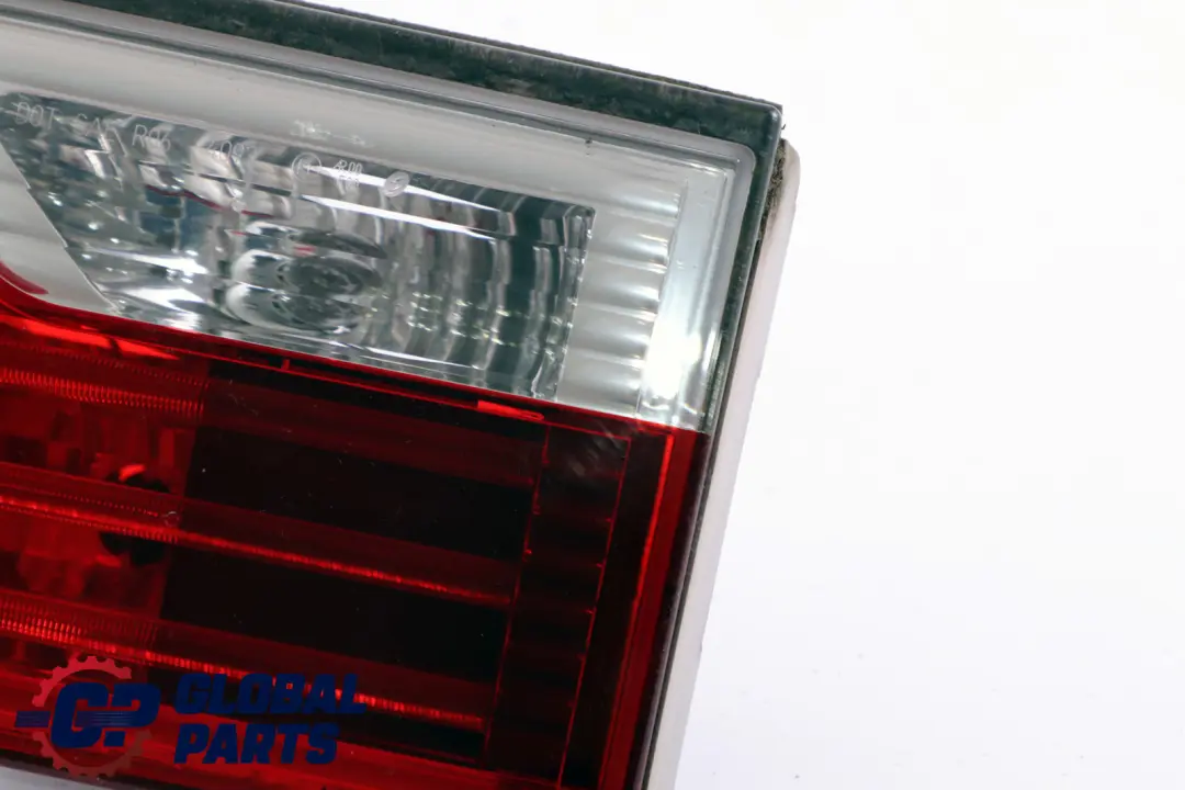 Lampa Klapy Bagażnika Prawa Tył Tylna do BMW X3 E83 o numerze 7162214 BMW X3 E83 Lampa Klapy Bagażnika Prawa Tył Tylna - SKU 7162214 - Numer Części 7162214