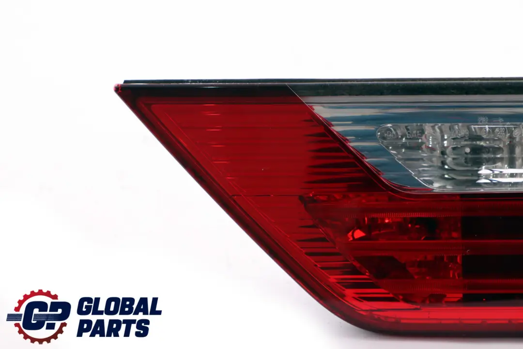 Luz Trasera En La Tapa Maletero Luz Del Maletero Derecha para BMW X3 E83 LCI con número de pieza 7162214 BMW X3 E83 LCI Luz Trasera En La Tapa Maletero Luz Del Maletero Derecha - SKU 7162214 - Número de pieza 7162214