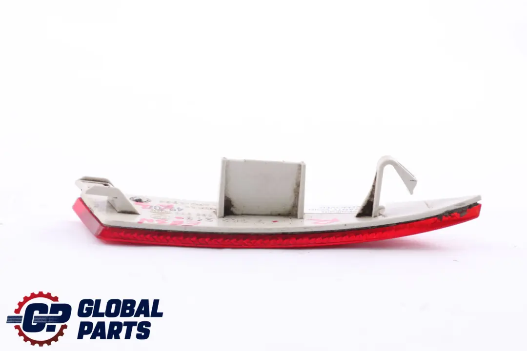 Riflettore Paraurti Posteriore Destro per BMW X3 E83 LCI con numero di parte 7162218 BMW X3 E83 LCI Riflettore Paraurti Posteriore Destro - SKU 7162218 - Numero di parte 7162218