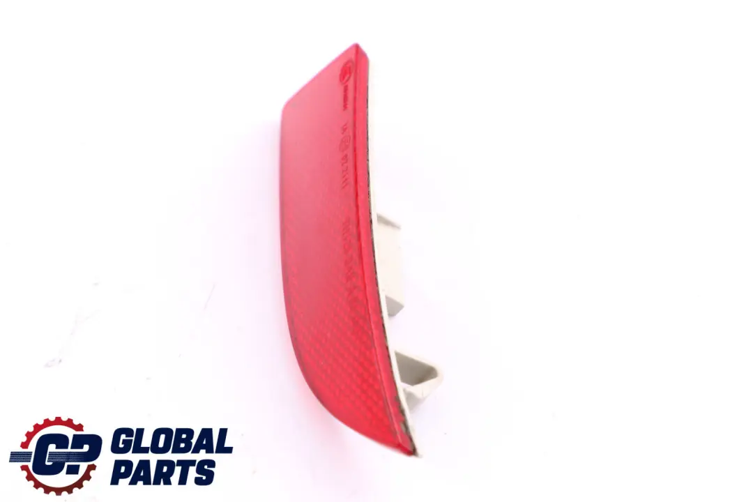 Parachoques Trasero Reflector Derecho para BMW X3 E83 LCI con número de pieza 7162218 BMW X3 E83 LCI Parachoques Trasero Reflector Derecho - SKU 7162218 - Número de pieza 7162218