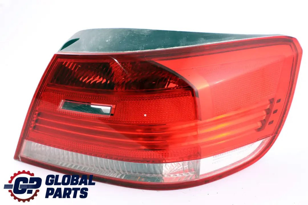 Prawa Lampa Prawy Tył do BMW E93 o numerze 7162302 BMW E93 Prawa Lampa Prawy Tył - SKU 7162302 - Numer Części 7162302