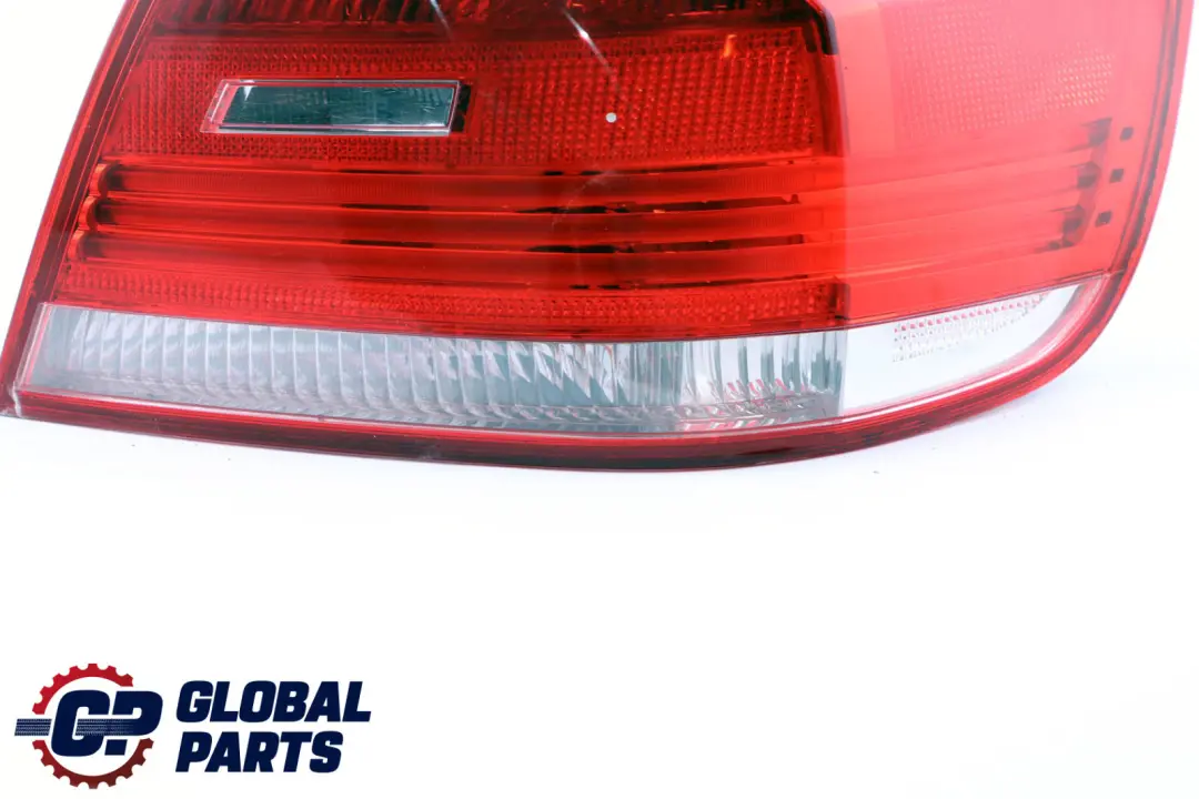 Prawa Lampa Prawy Tył do BMW E93 o numerze 7162302 BMW E93 Prawa Lampa Prawy Tył - SKU 7162302 - Numer Części 7162302