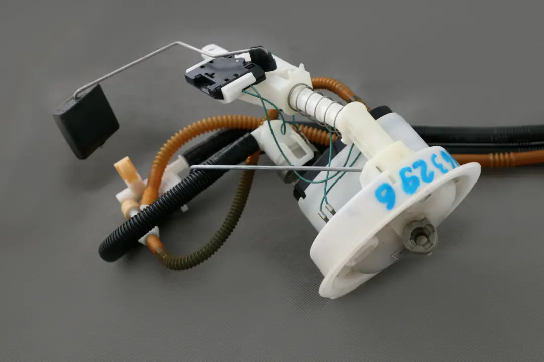 BMW E87 LCI E90 Filtro De Combustible Regulador De Presion Gasolina - SKU 7162394 - Número de pieza 7162394