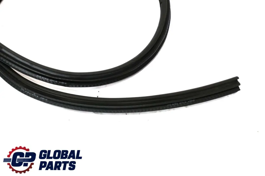 E93N LCI Cabrio Burlete De puerta delantero derecho para BMW E93 con número de pieza 7162404 BMW E93 E93N LCI Cabrio Burlete De puerta delantero derecho - SKU 7162404 - Número de pieza 7162404