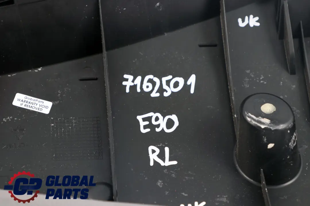 Reihe E90 Sedan Rücksitz Bezug Seitenteil Hinten Links Leder Grau für BMW 3 mit Teilenummer 7162501 BMW 3 Reihe E90 Sedan Rücksitz Bezug Seitenteil Hinten Links Leder Grau - SKU 7162501 - Teilenummer 7162501