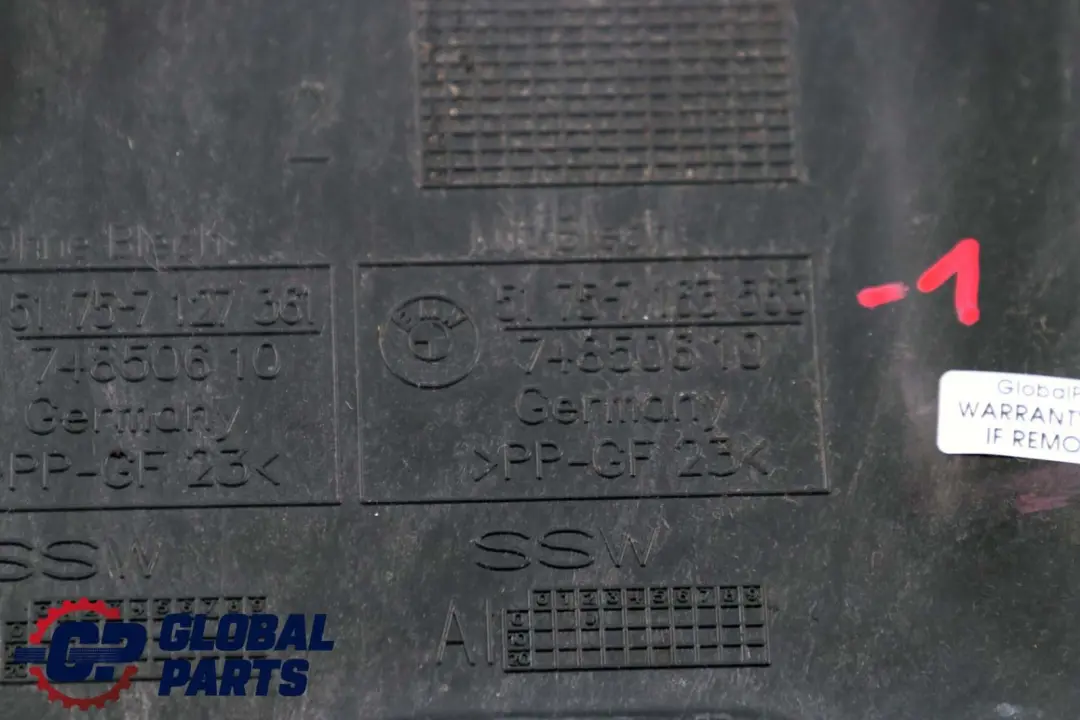 Revestimiento Bajo Suelo Centro Trasero para BMW E81 E87 E90 E91 E92 E93 LCI con número de pieza 7163563 BMW E81 E87 E90 E91 E92 E93 LCI Revestimiento Bajo Suelo Centro Trasero - SKU 7163563-1 - Número de pieza 7163563