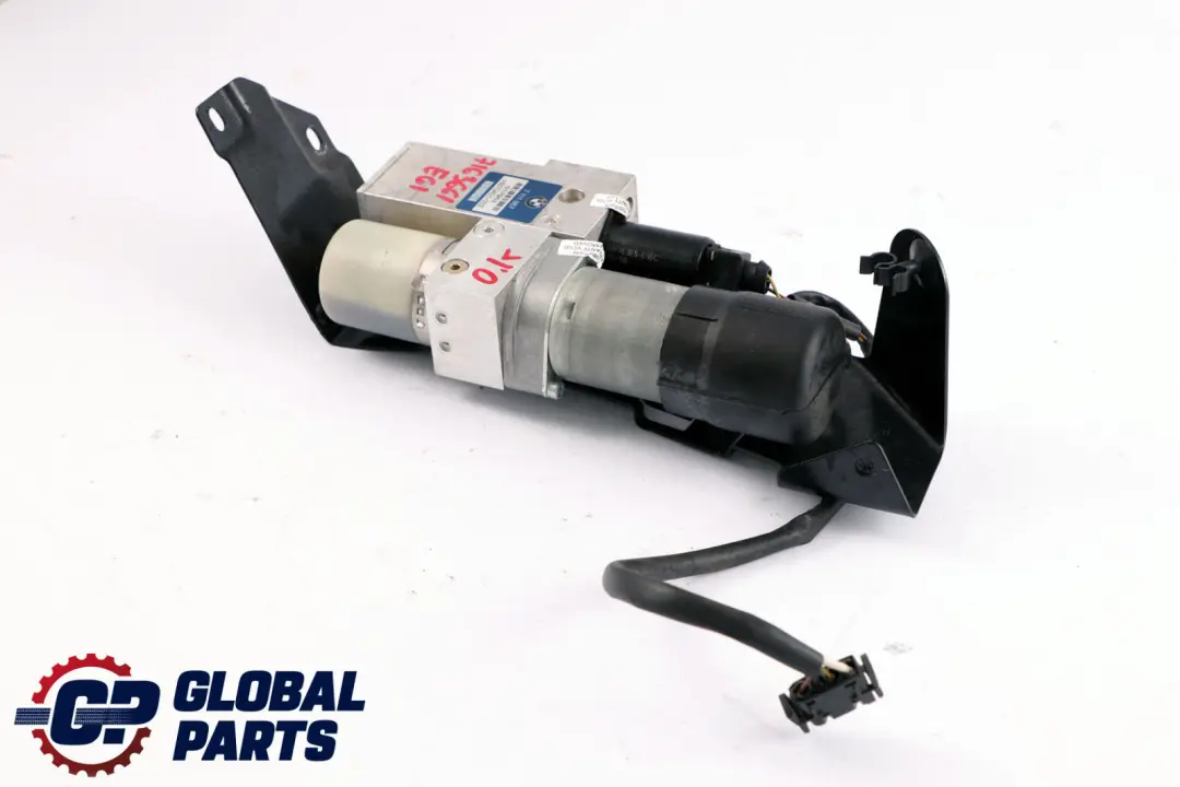 Trunk Lid Tailgate Hydraulic Unit Motor Pump 7111867 to BMW E61 Touring Automatic with Part number 7163661 BMW E61 Touring Automatic Trunk Lid Tailgate Hydraulic Unit Motor Pump 7111867 - SKU 7163661 - Part number 7163661
