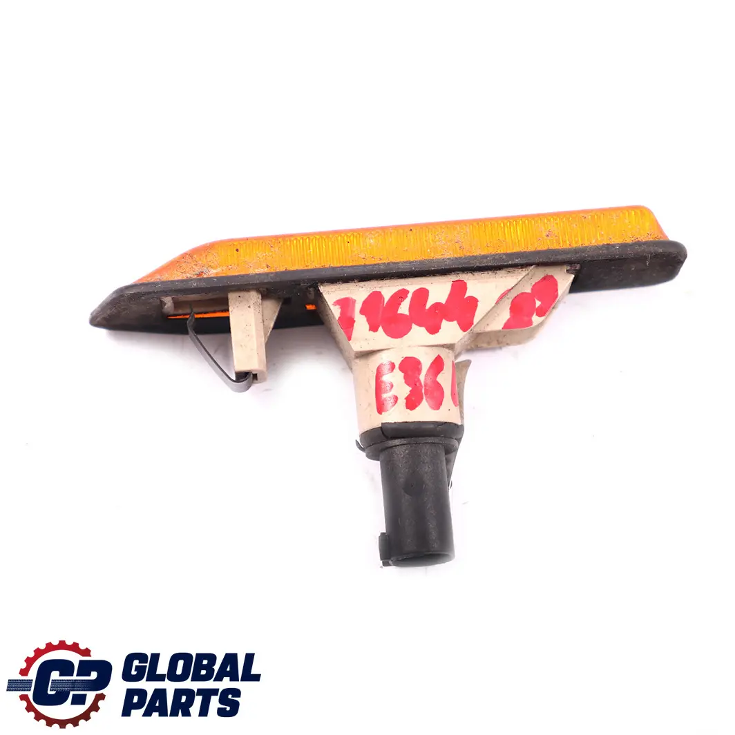 Kierunkowskaz Migacz Boczny Lewy Pomarańczowy do BMW X5 E36 E53 o numerze 7164489 BMW X5 E36 E53 Kierunkowskaz Migacz Boczny Lewy Pomarańczowy - SKU 7164489 - Numer Części 7164489