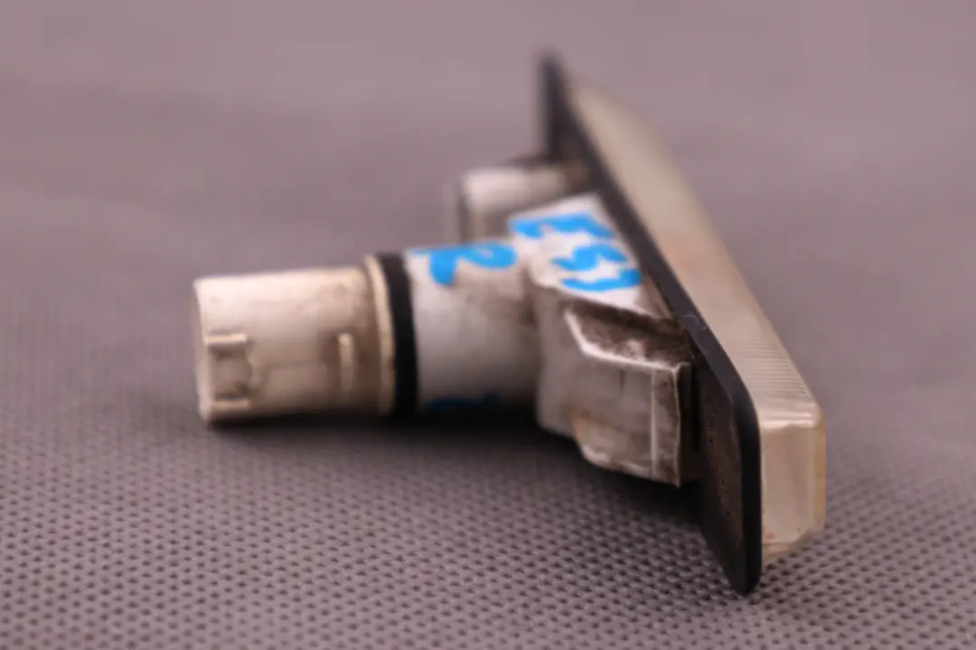 Luci di Segnalazione Supplementari Bianco Destra per BMW X5 E36 E53 con numero di parte 7164492 BMW X5 E36 E53 Luci di Segnalazione Supplementari Bianco Destra - SKU 7164492 - Numero di parte 7164492