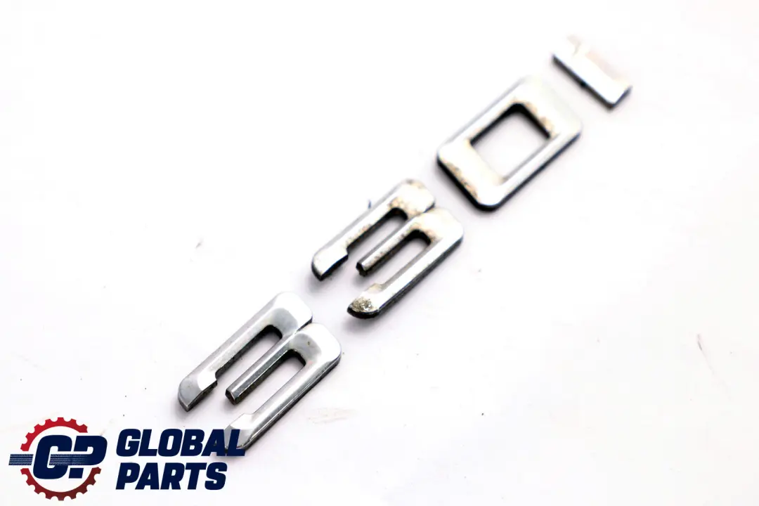 Emblemat Znaczek Napis 330i do BMW E91 o numerze 7164511 BMW E91 Emblemat Znaczek Napis 330i - SKU 7164511 - Numer Części 7164511
