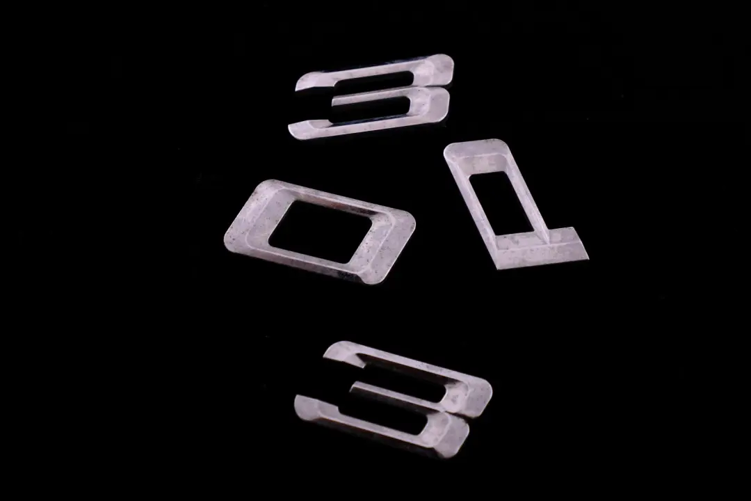 Boot Trunk Lid Adhered Lettering Emblem Logo to BMW 3 Series E91 330d Rear with Part number 7164513 BMW 3 Series E91 330d Rear Boot Trunk Lid Adhered Lettering Emblem Logo - SKU 7164513 - Part number 7164513