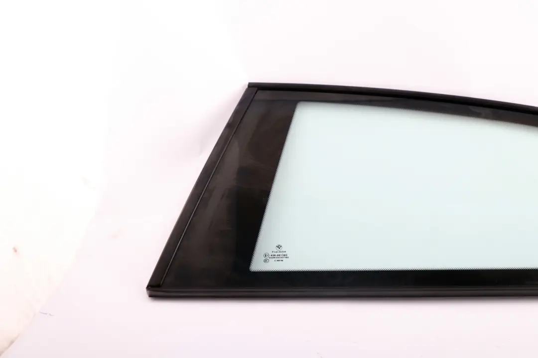 Finestrino Posteriore Sinistra 5137 per BMW E81 con numero di parte 7164629 BMW E81 Finestrino Posteriore Sinistra 5137 - SKU 7164629 - Numero di parte 7164629