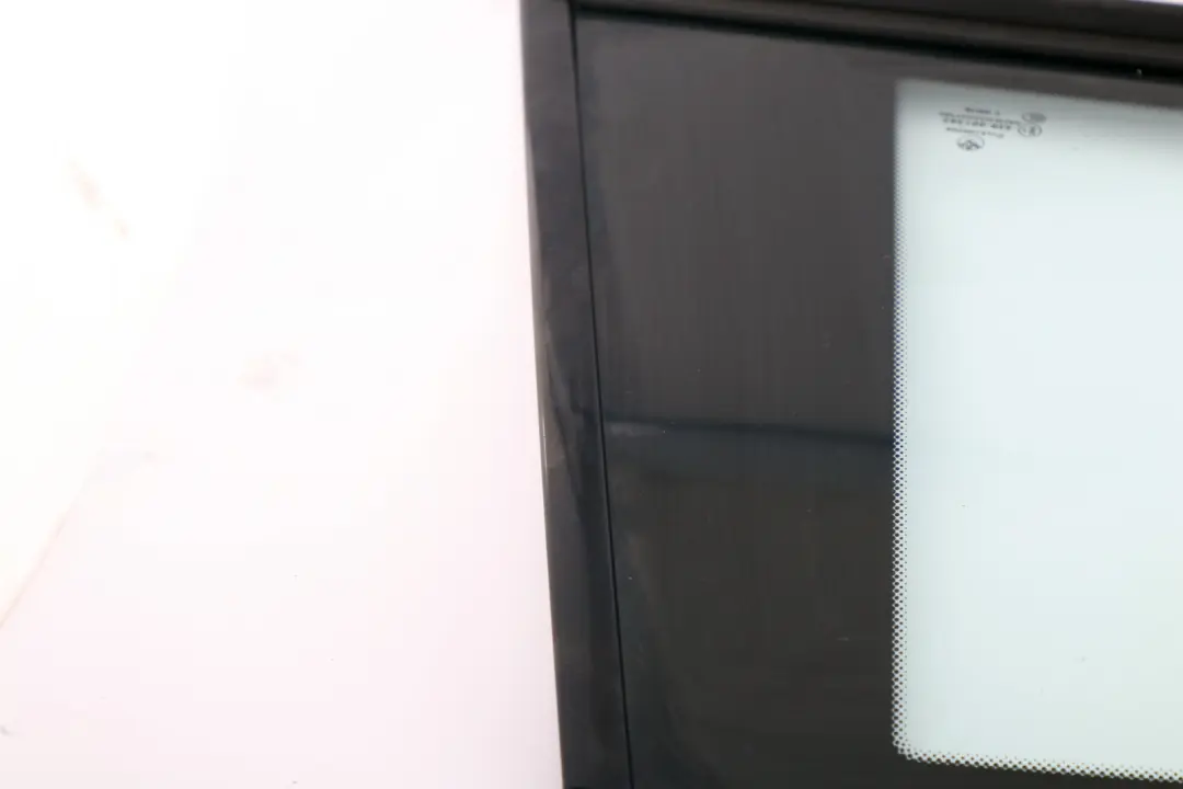 Szyba Karoseryjna Prawy Tył AS2 do BMW E81 o numerze 7164630 BMW E81 Szyba Karoseryjna Prawy Tył AS2 - SKU 7164630 - Numer Części 7164630