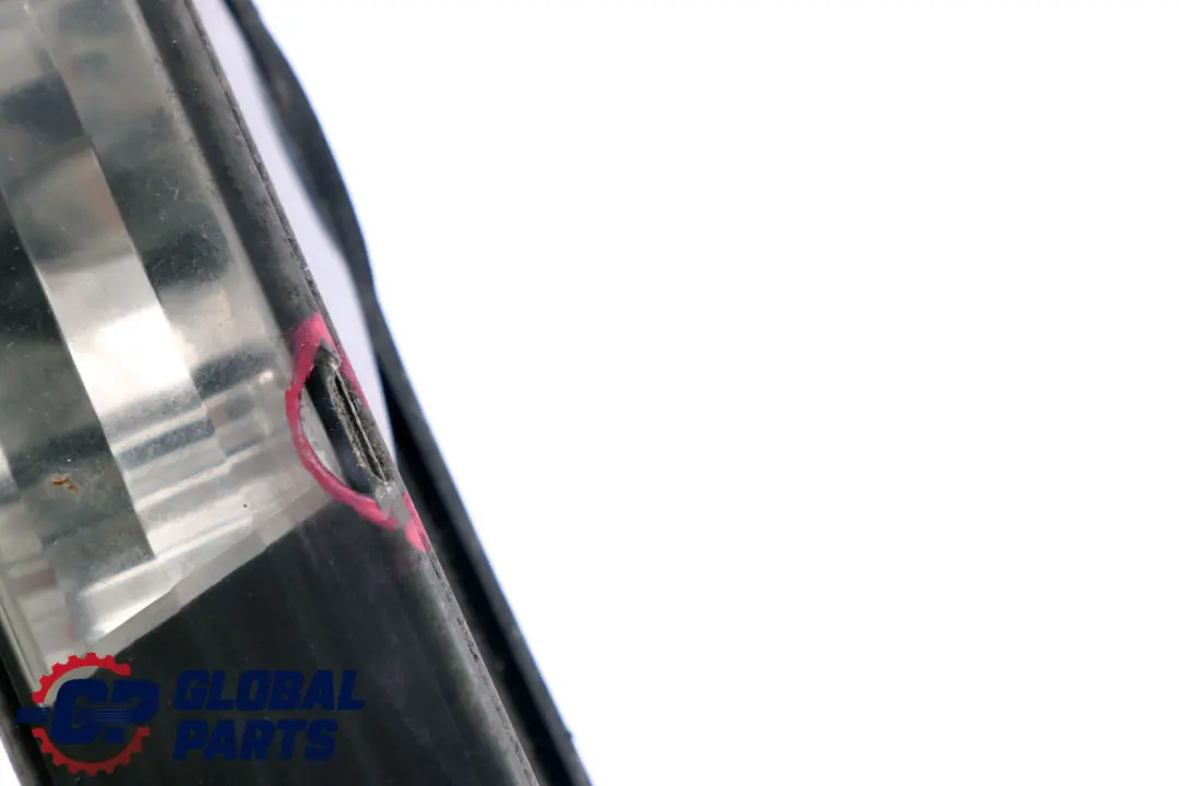 Centre Light In Trunk Lid License Plate Lamp to BMW 7 Series E65 E66 E67 Rear with Part number 6904166 BMW 7 Series E65 E66 E67 Rear Centre Light In Trunk Lid License Plate Lamp - SKU 7164747-2 - Part number 6904166