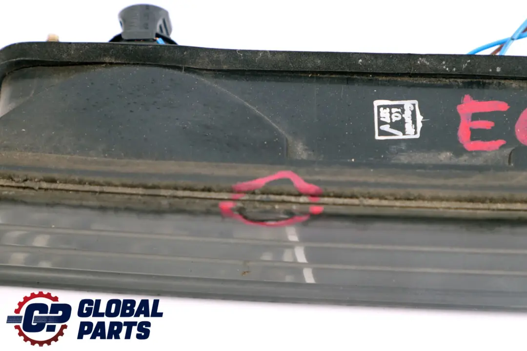 Centre Light In Trunk Lid License Plate Lamp to BMW 7 Series E65 E66 E67 Rear with Part number 6904166 BMW 7 Series E65 E66 E67 Rear Centre Light In Trunk Lid License Plate Lamp - SKU 7164747-2 - Part number 6904166