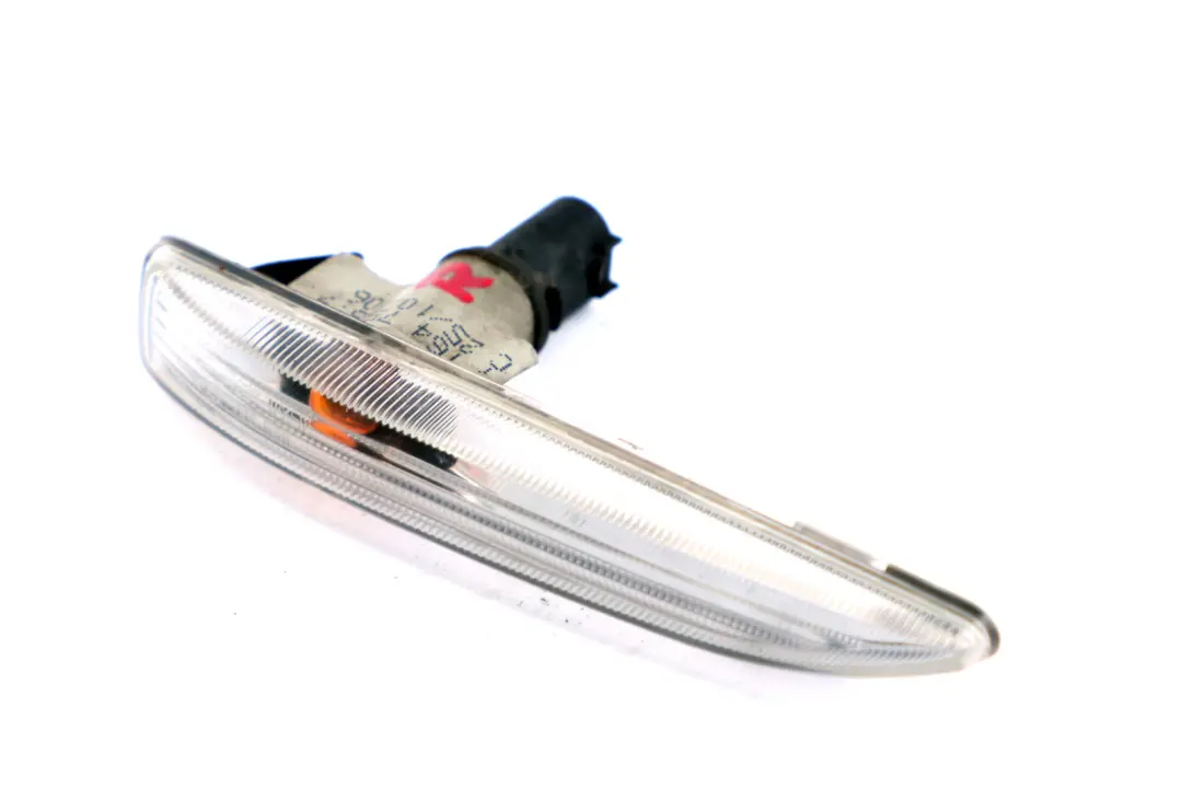 Indicatore Di Direzione Bianco Laterale Destro per BMW E65 E66 E67 con numero di parte 7164758 BMW E65 E66 E67 Indicatore Di Direzione Bianco Laterale Destro - SKU 7164758 - Numero di parte 7164758