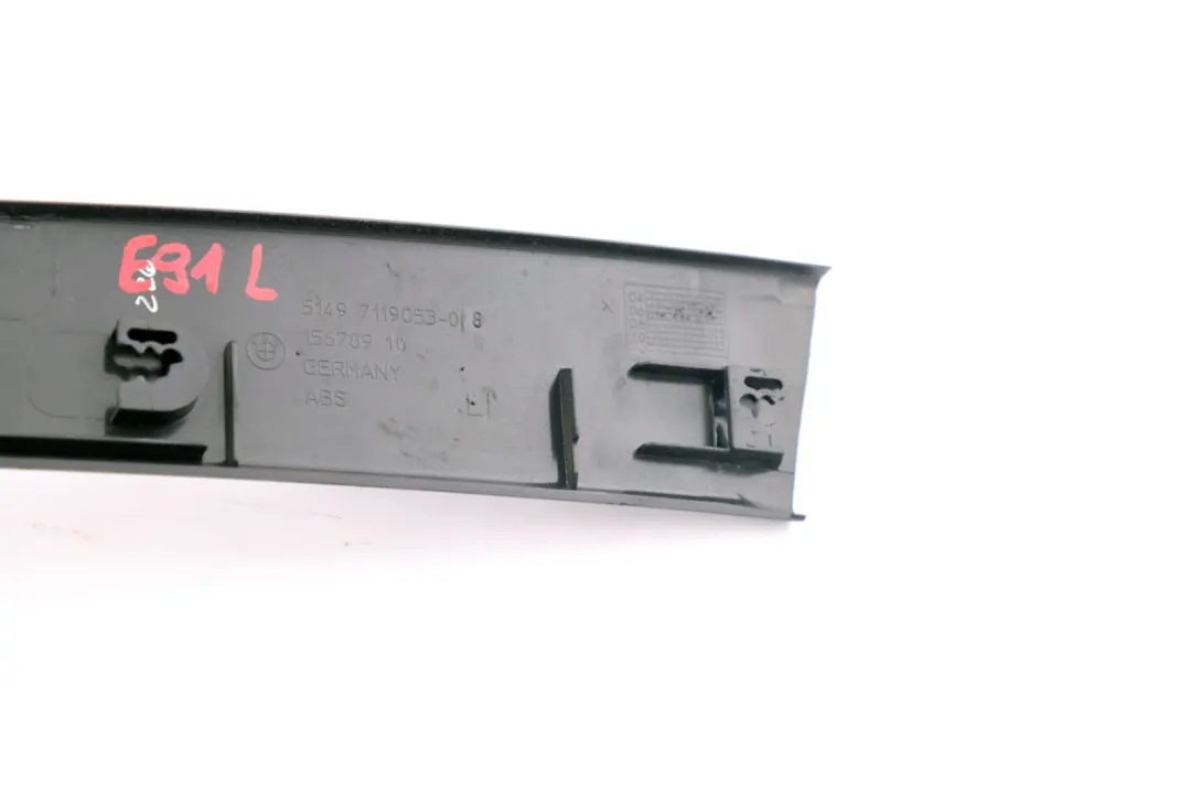 Reihe E91 LCI Verkleidung links SCHWARZ BLACK 7119053 für BMW 3 mit Teilenummer 7164885 BMW 3 Reihe E91 LCI Verkleidung links SCHWARZ BLACK 7119053 - SKU 7164885 - Teilenummer 7164885