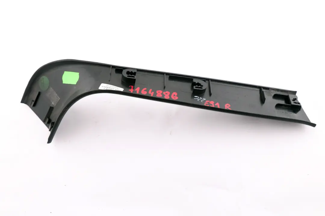 BMW E91 LCI Embellecedor Tapa Maletero Negro Derecho 7119054 - SKU 7164886 - Número de pieza 7164886