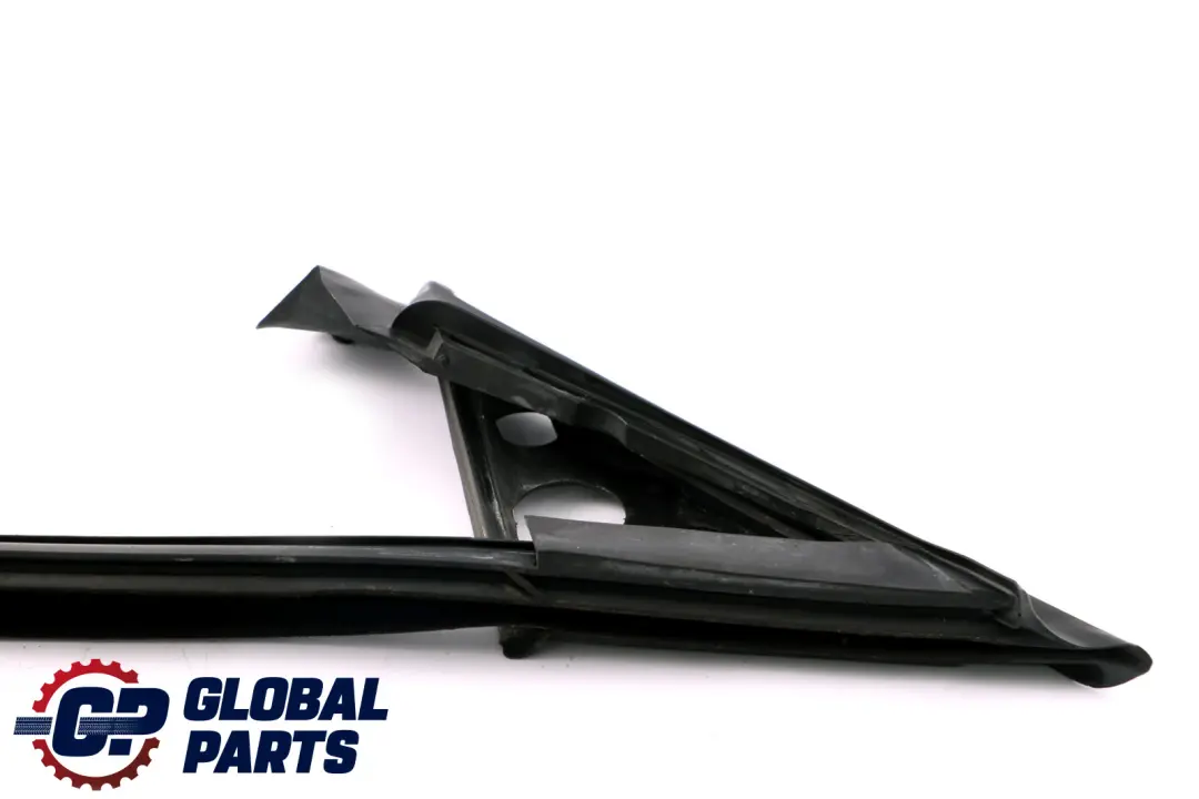 Guarnizione Specchietto Esterno Triangolo Destro per BMW E81 E82 E88 con numero di parte 7164936 BMW E81 E82 E88 Guarnizione Specchietto Esterno Triangolo Destro - SKU 7164936 - Numero di parte 7164936