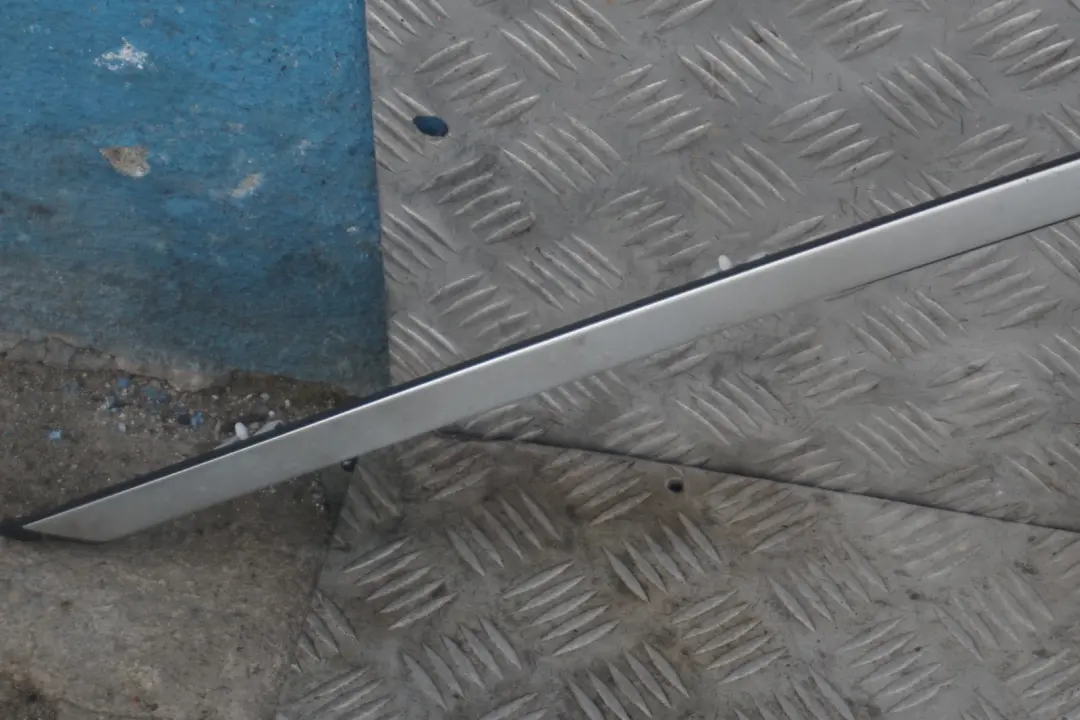 Left Roof Frame Strip N/S Silver Aluminium Matt to BMW 1 Series E81 with Part number 7164961 BMW 1 Series E81 Left Roof Frame Strip N/S Silver Aluminium Matt - SKU 7164961 - Part number 7164961