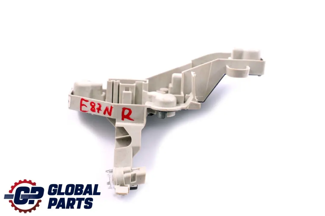 Portalampada Per Fanale Posteriore Destro per BMW E81 E87 con numero di parte 7164964 BMW E81 E87 Portalampada Per Fanale Posteriore Destro - SKU 7164964 - Numero di parte 7164964