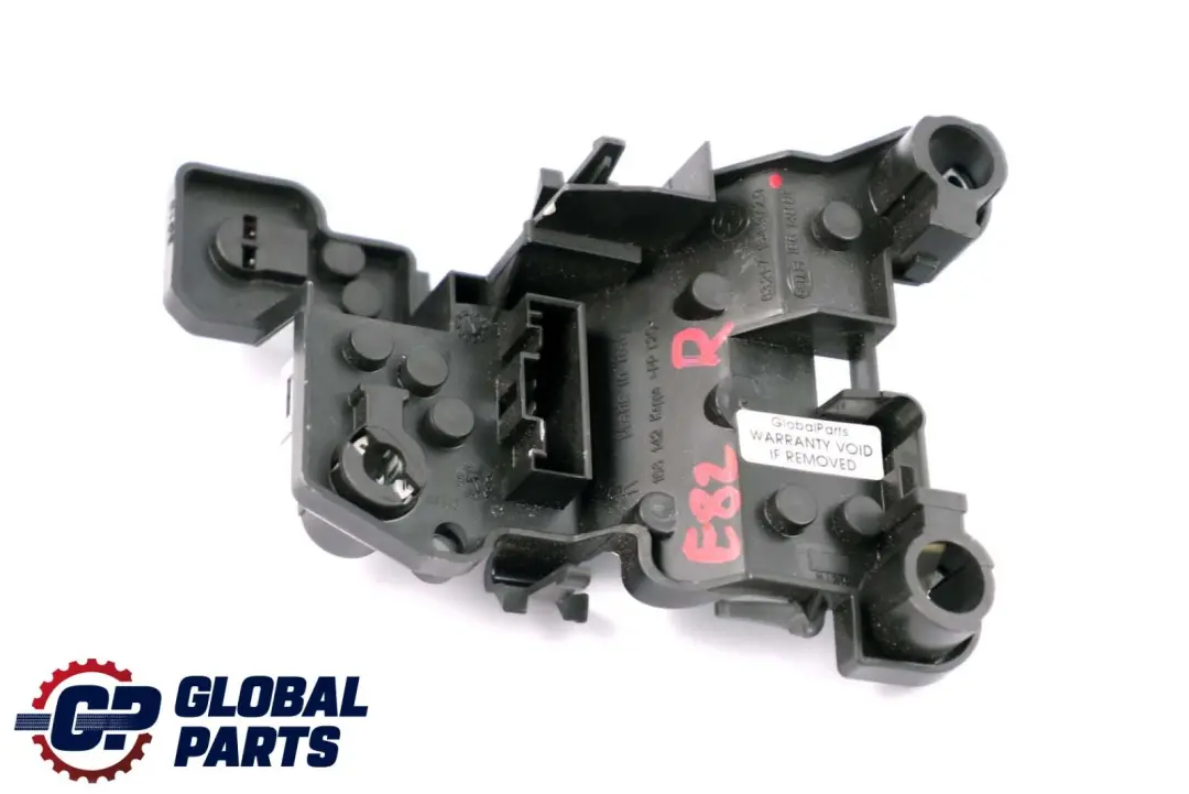 Support d'ampoule de feu arriere panneau lateral droit pour BMW E82 E88 à propos du numéro de pièce 7164972 BMW E82 E88 Support d'ampoule de feu arriere panneau lateral droit - SKU 7164972 - Numéro de pièce 7164972