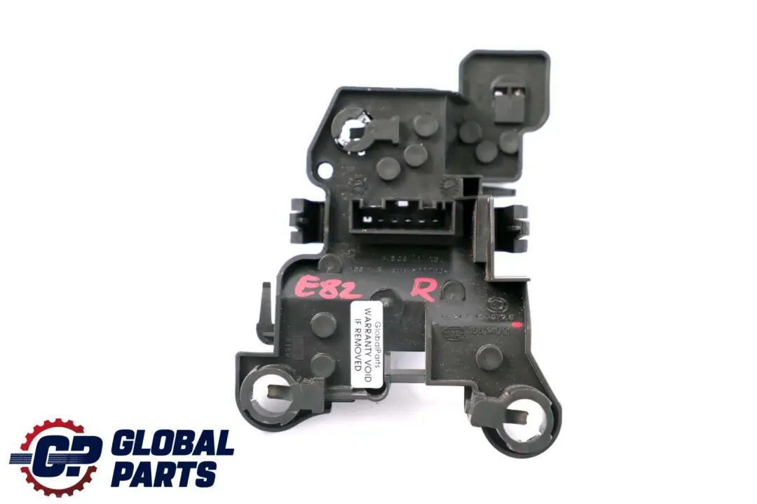 Support d'ampoule de feu arriere panneau lateral droit pour BMW E82 E88 à propos du numéro de pièce 7164972 BMW E82 E88 Support d'ampoule de feu arriere panneau lateral droit - SKU 7164972 - Numéro de pièce 7164972