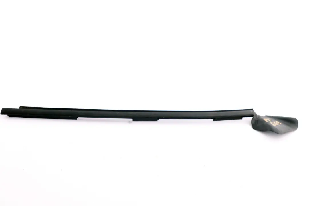 Right Door O/S Outer Weatherstrip Strip Matt Schwarz to BMW 1 Series E88 Cabrio with Part number 7164986 BMW 1 Series E88 Cabrio Right Door O/S Outer Weatherstrip Strip Matt Schwarz - SKU 7164986 - Part number 7164986