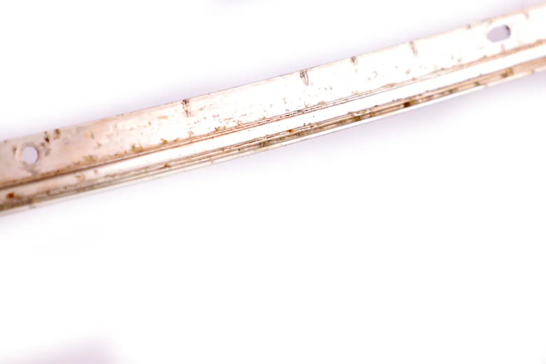 1er-Reihe E88 Moulure Tablier Haut 5171 pour BMW à propos du numéro de pièce 7164989 BMW 1er-Reihe E88 Moulure Tablier Haut 5171 - SKU 7164989 - Numéro de pièce 7164989