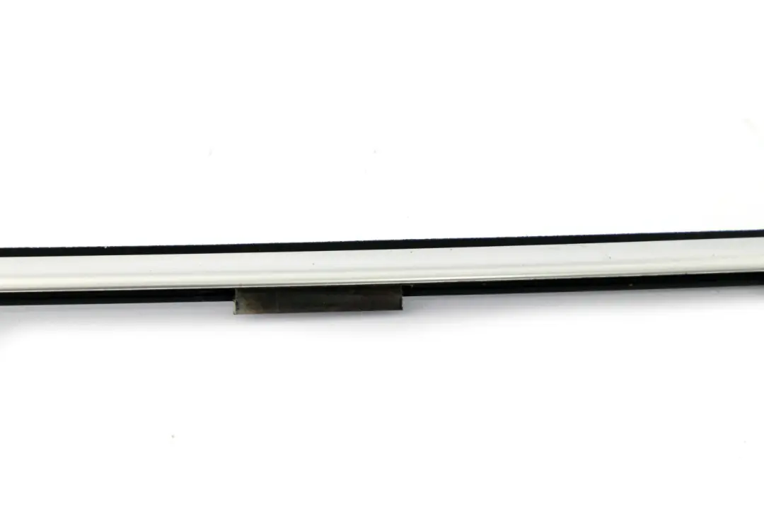 BMW E88 Sinistra Striscia paraspruzzi esterna Copertura Alu Opaco - SKU 7165001 - Numero di parte 7165001